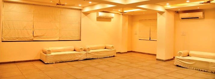 2068/Hotel Radhey Inn - Amravati 04.jpg